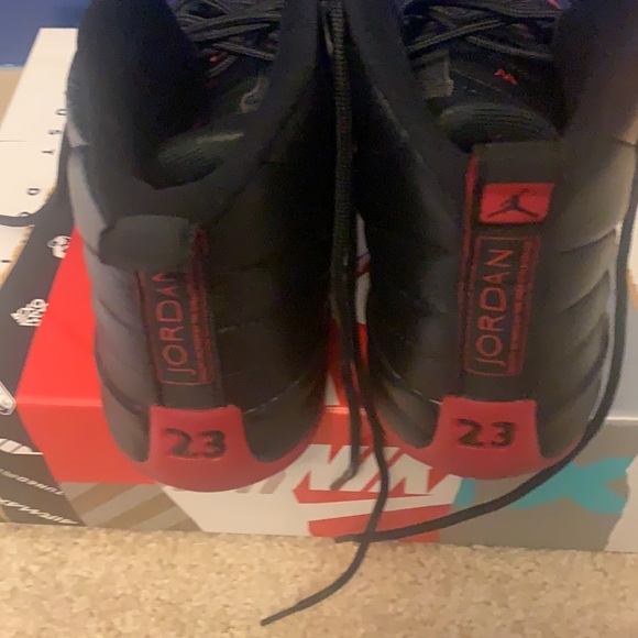 RETRO JORDANS - Picture 2 of 4